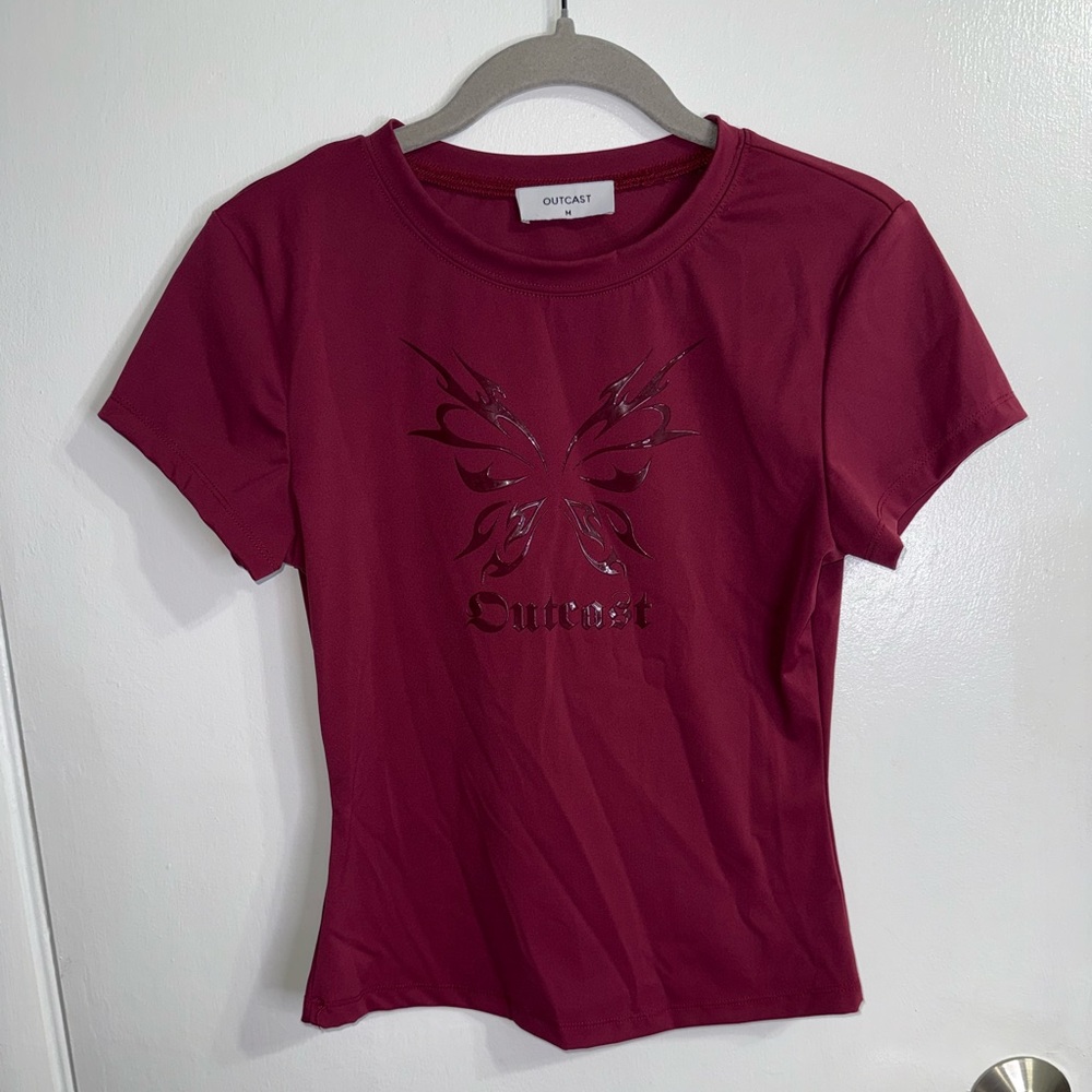 Outcast Butterfly Graphic Tee in Magenta NWOT Size Medium